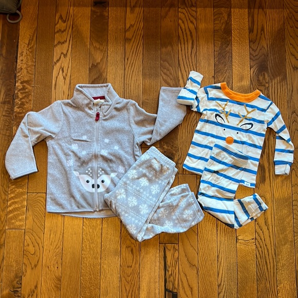 Gap Christmas theme set. 12-18 months. - Picture 1 of 10